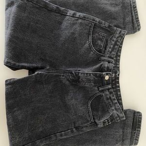 Black baggy high/mid waisted jeans